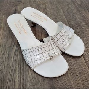 Donald J Pliner white kitten flip flop heels 6.5